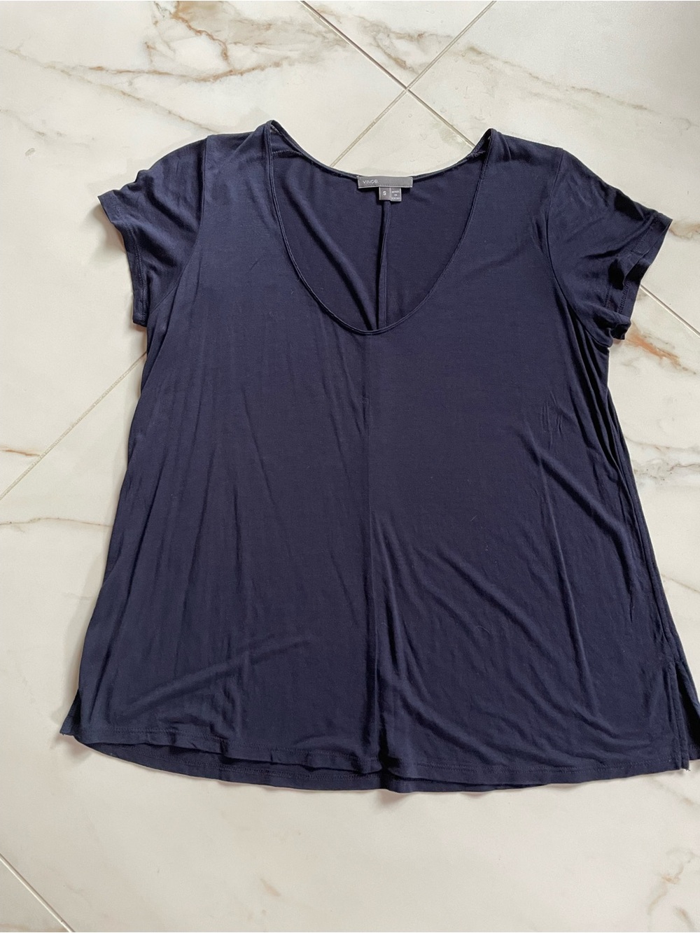 Vince a line tee